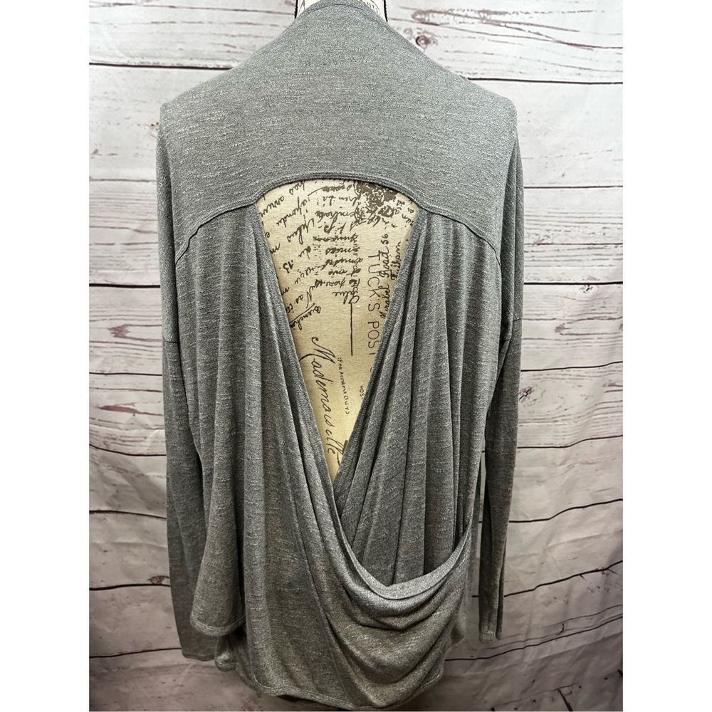 Zella medium gray cardigan with‎ keyhole in back - 2222 - Picture 3 of 6